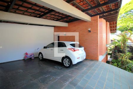 Garagem de casa para alugar com 4 quartos, 356m² em Belvedere, Belo Horizonte