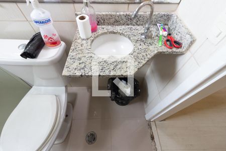 Casa de condomínio à venda com 77m², 3 quartos e 1 vaga Casa de condomínio à venda com 77m², 3 quartos e 1 vagaBanheiro