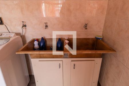 Casa à venda com 231m², 5 quartos e 6 vagas Casa à venda com 231m², 5 quartos e 6 vagasCasa 2 - Área de Serviço