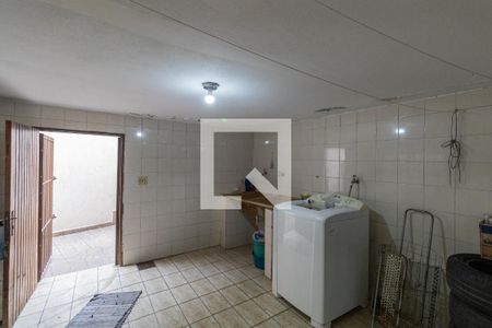 Casa à venda com 231m², 5 quartos e 6 vagas Casa à venda com 231m², 5 quartos e 6 vagasÁrea de Serviço