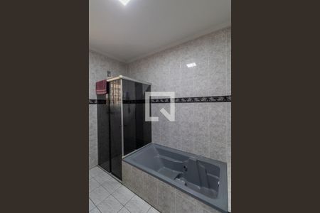 Casa à venda com 231m², 5 quartos e 6 vagas Casa à venda com 231m², 5 quartos e 6 vagasCasa 1 - Banheiro