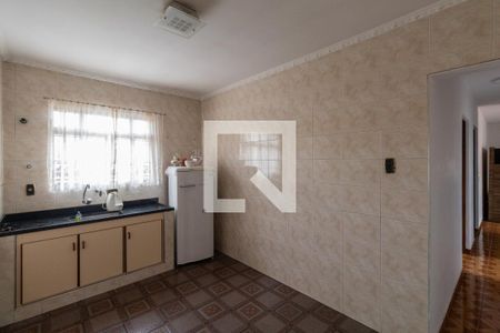 Casa à venda com 231m², 5 quartos e 6 vagas Casa à venda com 231m², 5 quartos e 6 vagasCasa 2 - Cozinha