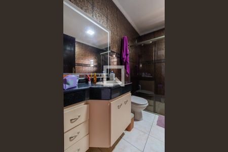 Casa à venda com 231m², 5 quartos e 6 vagas Casa à venda com 231m², 5 quartos e 6 vagasCasa 2 - Banheiro