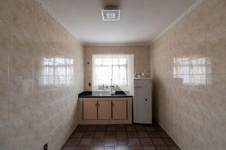 Casa à venda com 231m², 5 quartos e 6 vagas Casa à venda com 231m², 5 quartos e 6 vagasCasa 2 - Cozinha