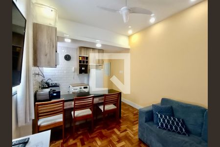 Sala de apartamento à venda com 1 quarto, 28m² em Leblon, Rio de Janeiro