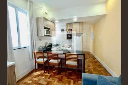 Sala de apartamento à venda com 1 quarto, 28m² em Leblon, Rio de Janeiro