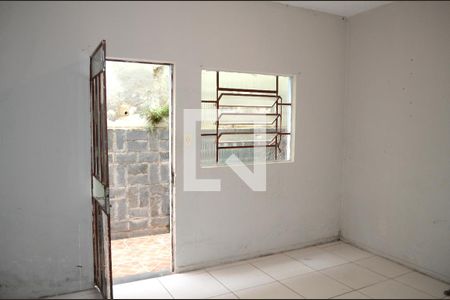 Sala de casa à venda com 2 quartos, 58m² em Goiânia, Belo Horizonte