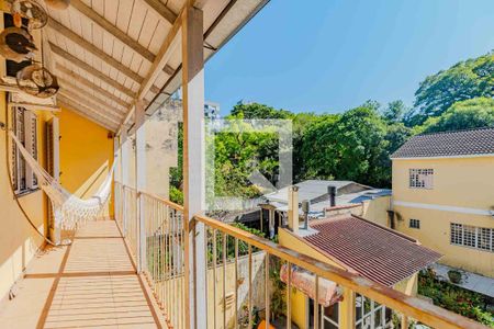 Quarto 1/varanda de casa à venda com 6 quartos, 300m² em Teresópolis, Porto Alegre