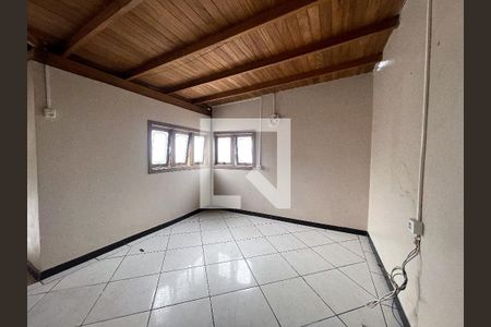 Casa à venda com 180m², 1 quarto e 2 vagasSala