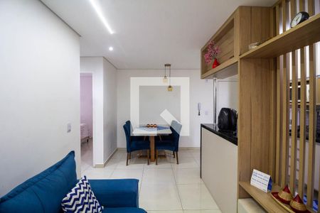 Sala de apartamento à venda com 2 quartos, 56m² em Vila Osasco, Osasco