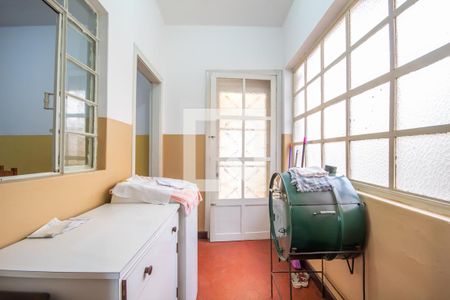 Casa à venda com 376m², 1 quarto e 2 vagas Casa à venda com 376m², 1 quarto e 2 vagasÁrea de Serviço