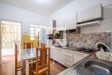 Casa à venda com 376m², 1 quarto e 2 vagas Casa à venda com 376m², 1 quarto e 2 vagasCozinha