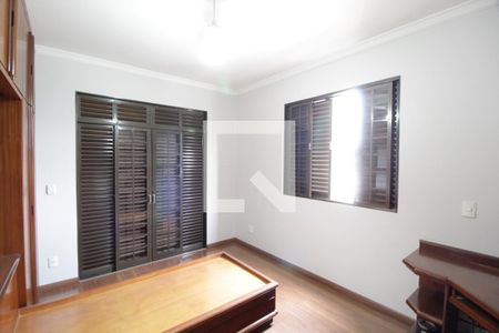 Quarto 2 de casa para alugar com 3 quartos, 265m² em Jardim Karaíba, Uberlândia