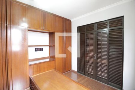 Quarto 2 de casa para alugar com 3 quartos, 265m² em Jardim Karaíba, Uberlândia