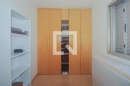 Quarto de apartamento à venda com 2 quartos, 64m² em Sarandi, Porto Alegre