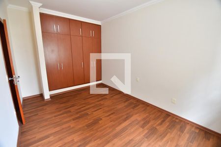 Quarto 1 de casa de condomínio para alugar com 3 quartos, 230m² em Parque dos Resedás, Campinas