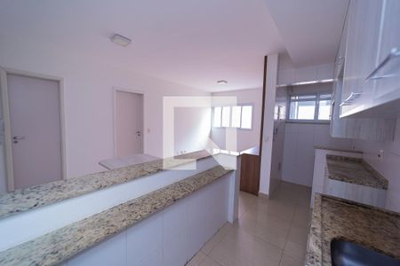 Cozinha de apartamento para alugar com 1 quarto, 50m² em Cangaiba, São Paulo