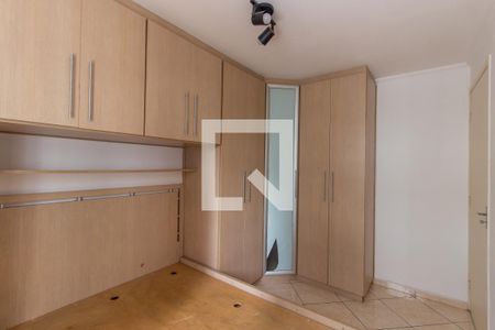 Quarto 1 de apartamento para alugar com 2 quartos, 48m² em Vila Carmosina, São Paulo