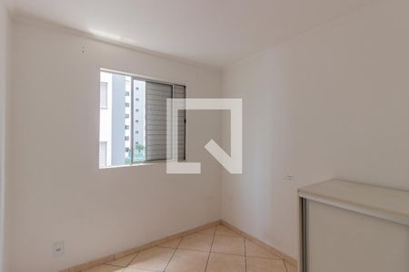 Quarto 2 de apartamento para alugar com 2 quartos, 48m² em Vila Carmosina, São Paulo