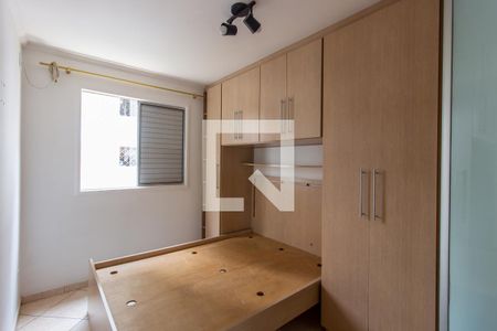 Quarto 1 de apartamento para alugar com 2 quartos, 48m² em Vila Carmosina, São Paulo