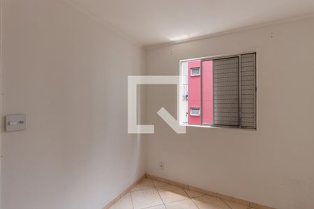 Quarto 2 de apartamento para alugar com 2 quartos, 48m² em Vila Carmosina, São Paulo