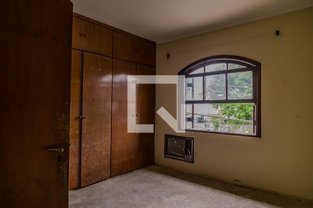 Casa à venda com 210m², 3 quartos e 3 vagas Casa à venda com 210m², 3 quartos e 3 vagasSuíte