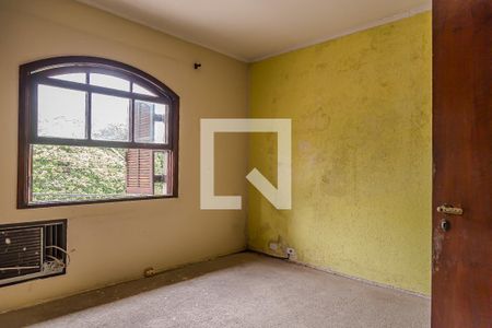 Casa à venda com 210m², 3 quartos e 3 vagas Casa à venda com 210m², 3 quartos e 3 vagasSuíte