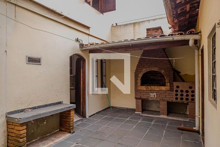 Casa à venda com 210m², 3 quartos e 3 vagas Casa à venda com 210m², 3 quartos e 3 vagasQuintal