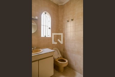 Casa à venda com 210m², 3 quartos e 3 vagas Casa à venda com 210m², 3 quartos e 3 vagasBanheiro Social