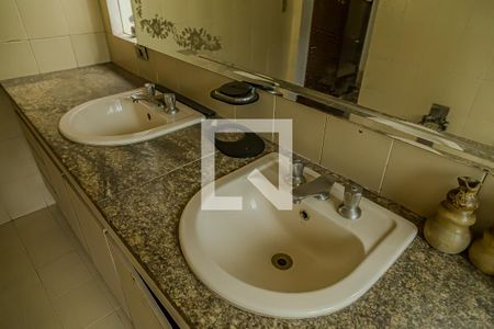 Casa à venda com 210m², 3 quartos e 3 vagas Casa à venda com 210m², 3 quartos e 3 vagasBanheiro da Suíte