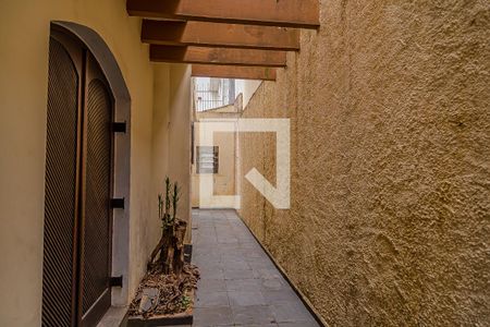 Casa à venda com 210m², 3 quartos e 3 vagas Casa à venda com 210m², 3 quartos e 3 vagasCorredor