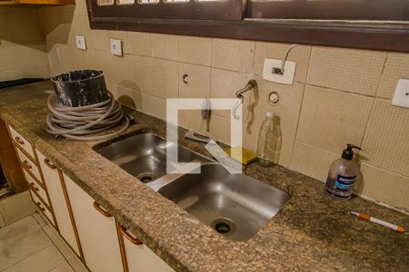 Casa à venda com 210m², 3 quartos e 3 vagas Casa à venda com 210m², 3 quartos e 3 vagasCozinha - Pia