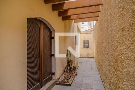 Casa à venda com 210m², 3 quartos e 3 vagas Casa à venda com 210m², 3 quartos e 3 vagasCorredor