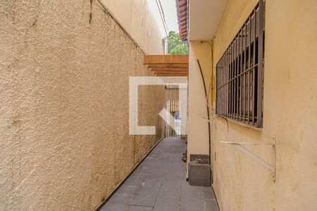 Casa à venda com 210m², 3 quartos e 3 vagas Casa à venda com 210m², 3 quartos e 3 vagasCorredor