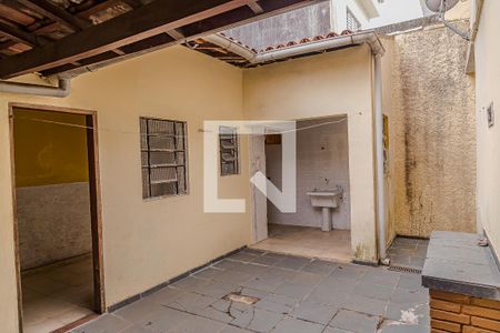 Casa à venda com 210m², 3 quartos e 3 vagas Casa à venda com 210m², 3 quartos e 3 vagasQuintal