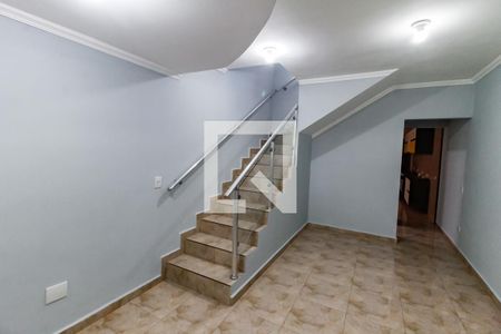 Escada acesso Quartos de casa à venda com 4 quartos, 295m² em Jardim Maria Rosa, Taboão da Serra