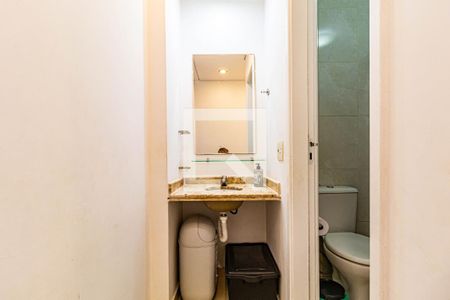 Banheiro de apartamento à venda com 2 quartos, 53m² em Vila Lageado, São Paulo