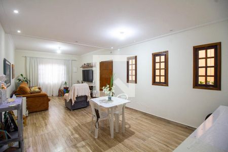 Sala  de casa para alugar com 3 quartos, 140m² em Jardim Elvira, Osasco