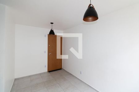 Sala de apartamento para alugar com 2 quartos, 43m² em Inhoaíba, Rio de Janeiro