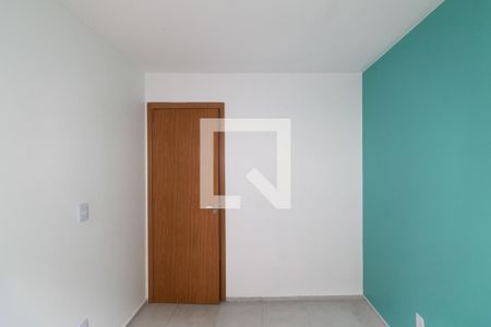 Quarto 1 de apartamento para alugar com 2 quartos, 43m² em Inhoaíba, Rio de Janeiro