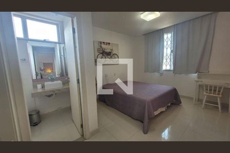 Casa à venda com 4 quartos, 265m² em Piratininga, Niterói