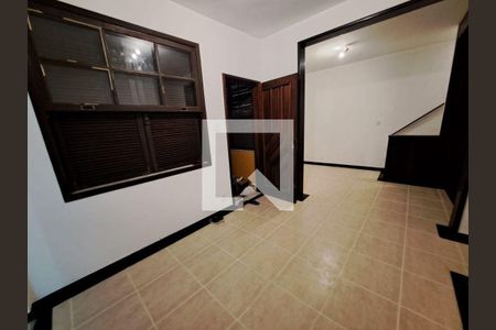 Casa à venda com 3 quartos, 84m² em Santa Rosa, Niterói