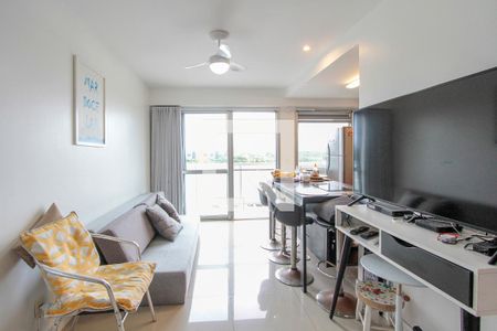 Sala de apartamento à venda com 2 quartos, 90m² em Barra da Tijuca, Rio de Janeiro