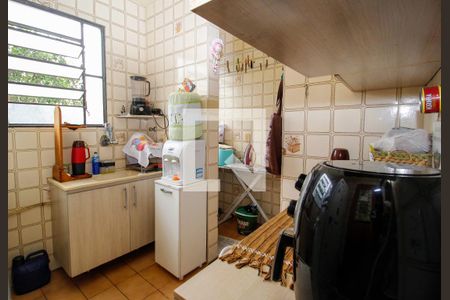 Cozinha de apartamento à venda com 3 quartos, 60m² em Sagrada Família, Belo Horizonte