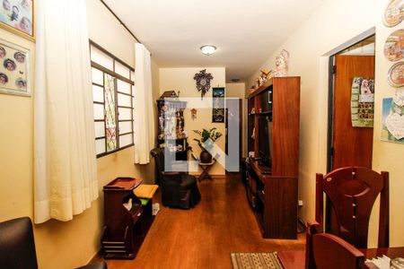 Sala de apartamento à venda com 3 quartos, 60m² em Sagrada Família, Belo Horizonte