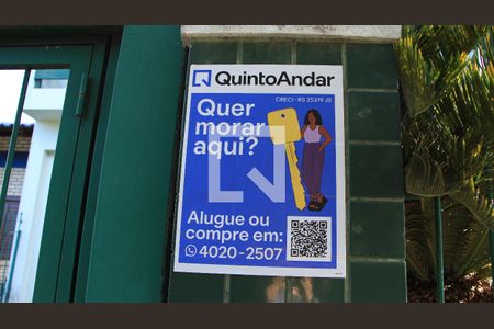 placa instalada  de casa à venda com 4 quartos, 300m² em Jardim Dona Leopoldina, Porto Alegre