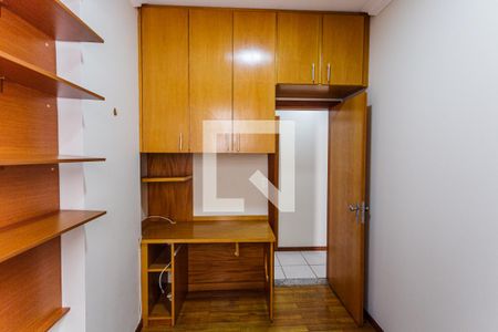 Mesa de Escritório do Quarto 1 de apartamento para alugar com 2 quartos, 60m² em Funcionários, Belo Horizonte