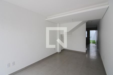 Sala de casa à venda com 2 quartos, 115m² em Piratininga, Belo Horizonte