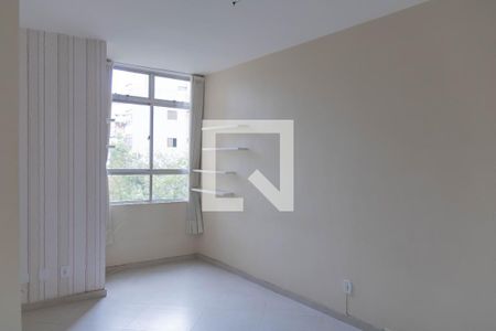 Sala de apartamento à venda com 2 quartos, 65m² em João Pinheiro, Belo Horizonte