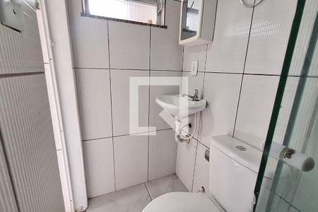 Banheiro de casa para alugar com 1 quarto, 21m² em Vila Rosário, Duque de Caxias